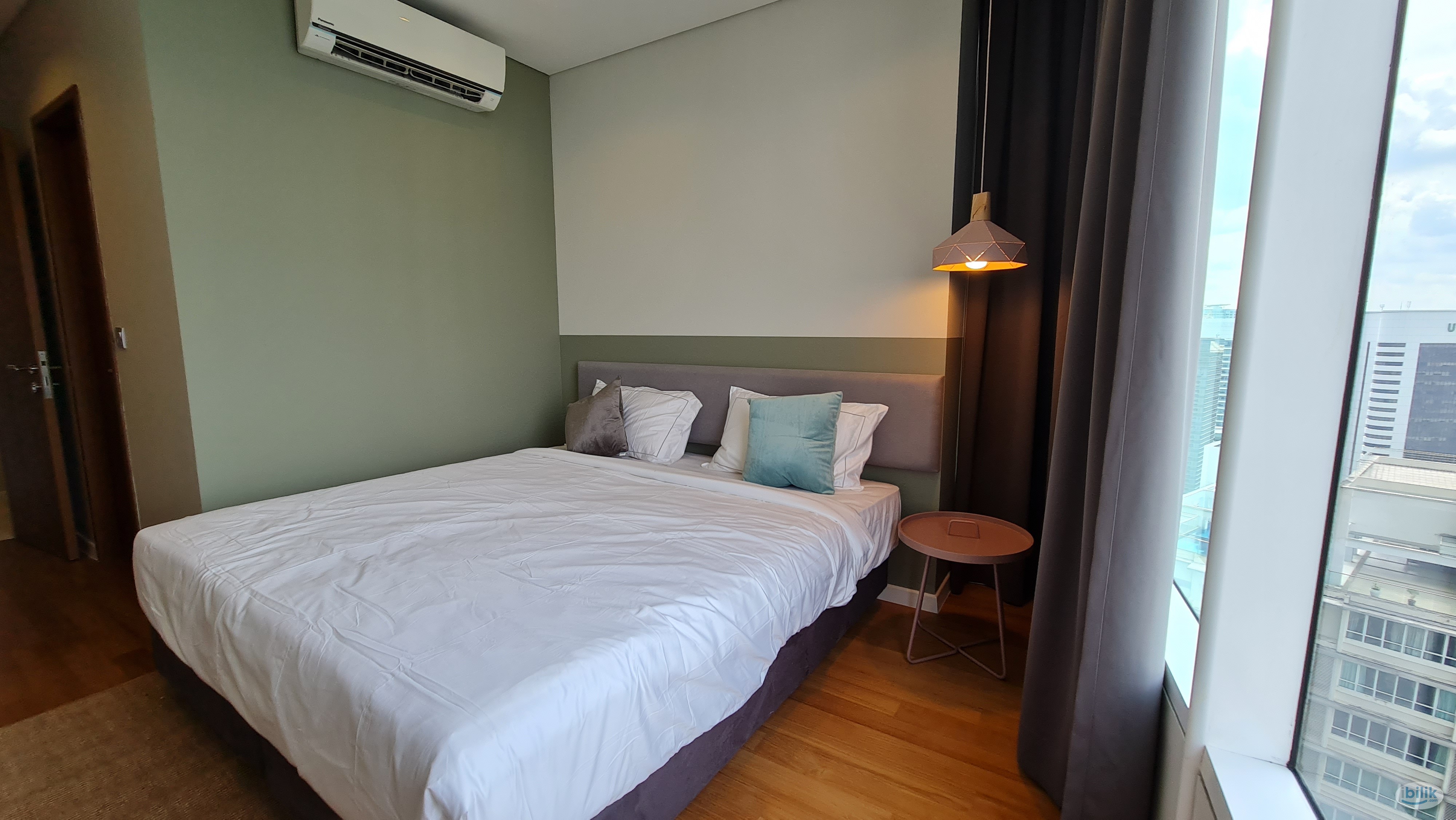 Master Room at Sky Suites, KLCC - Image 2