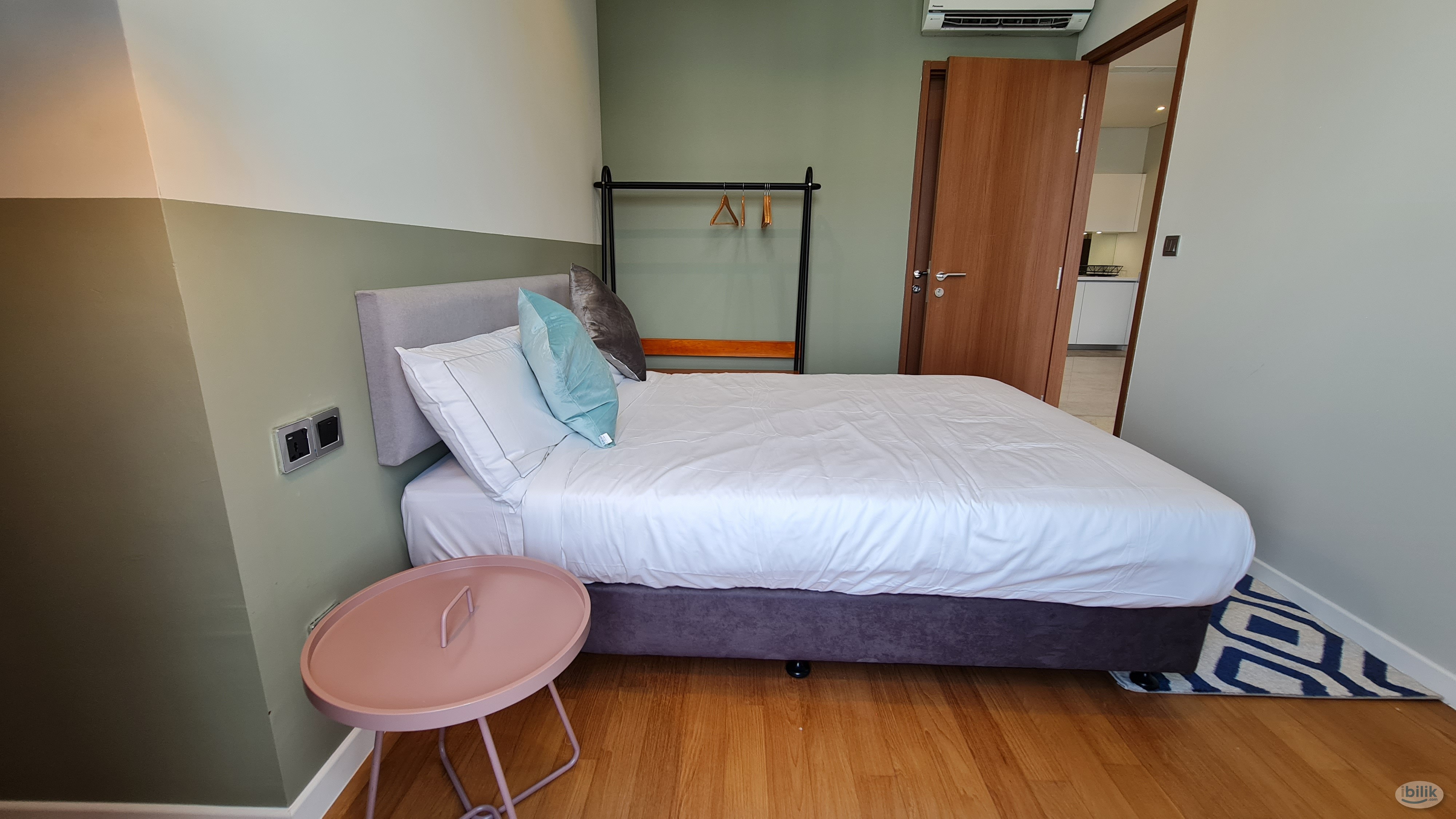 Middle Room at Sky Suites, KLCC - Image 2