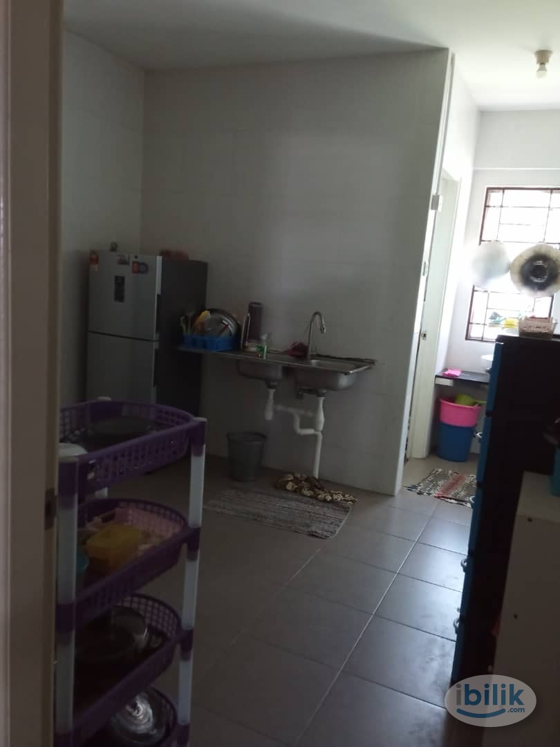 Master Brdroom with attached Bath/Toilet - Image 3