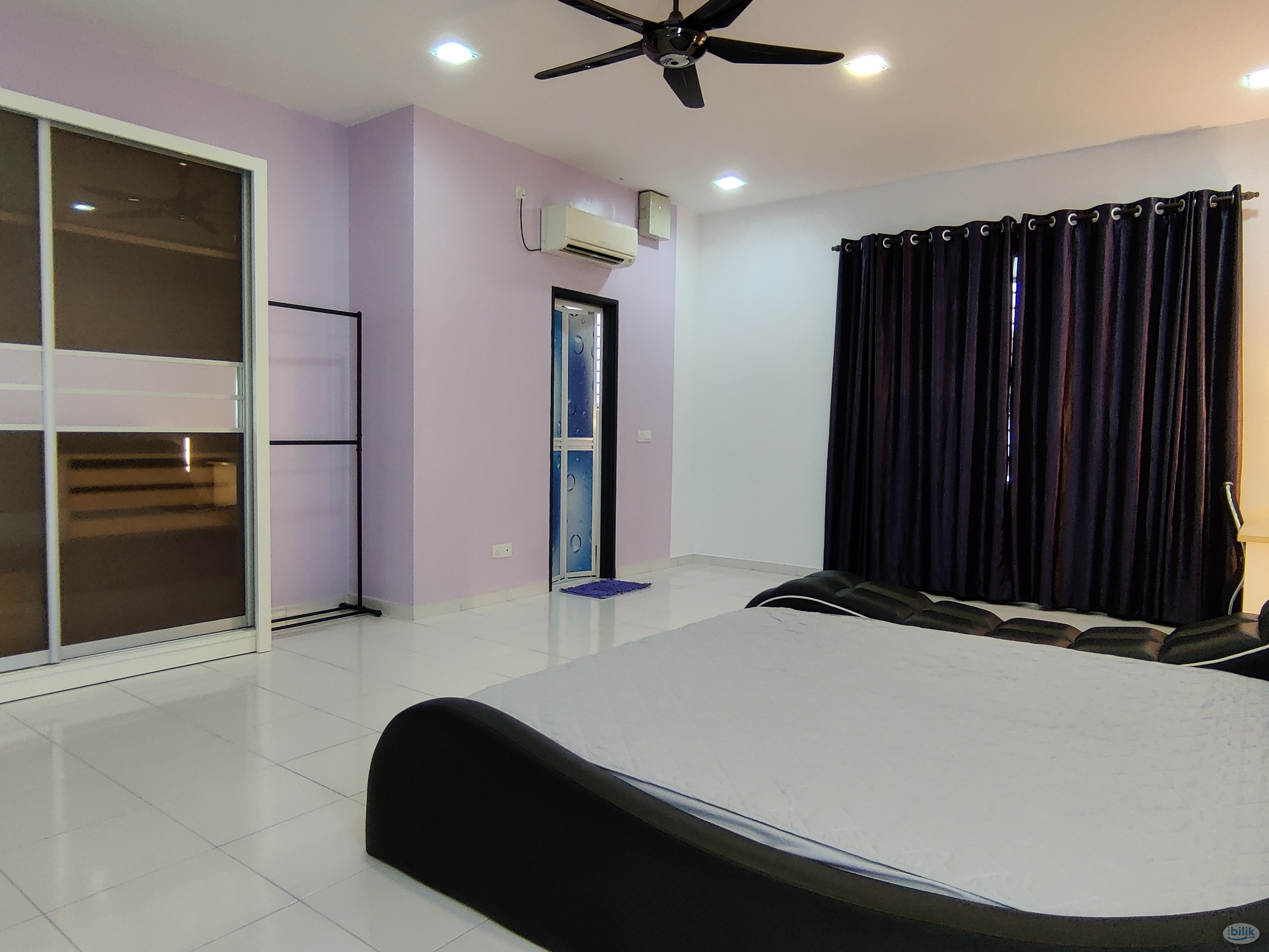 Master Room at Taman Setia Indah 10, Tebrau, Mount Austin - Image 2