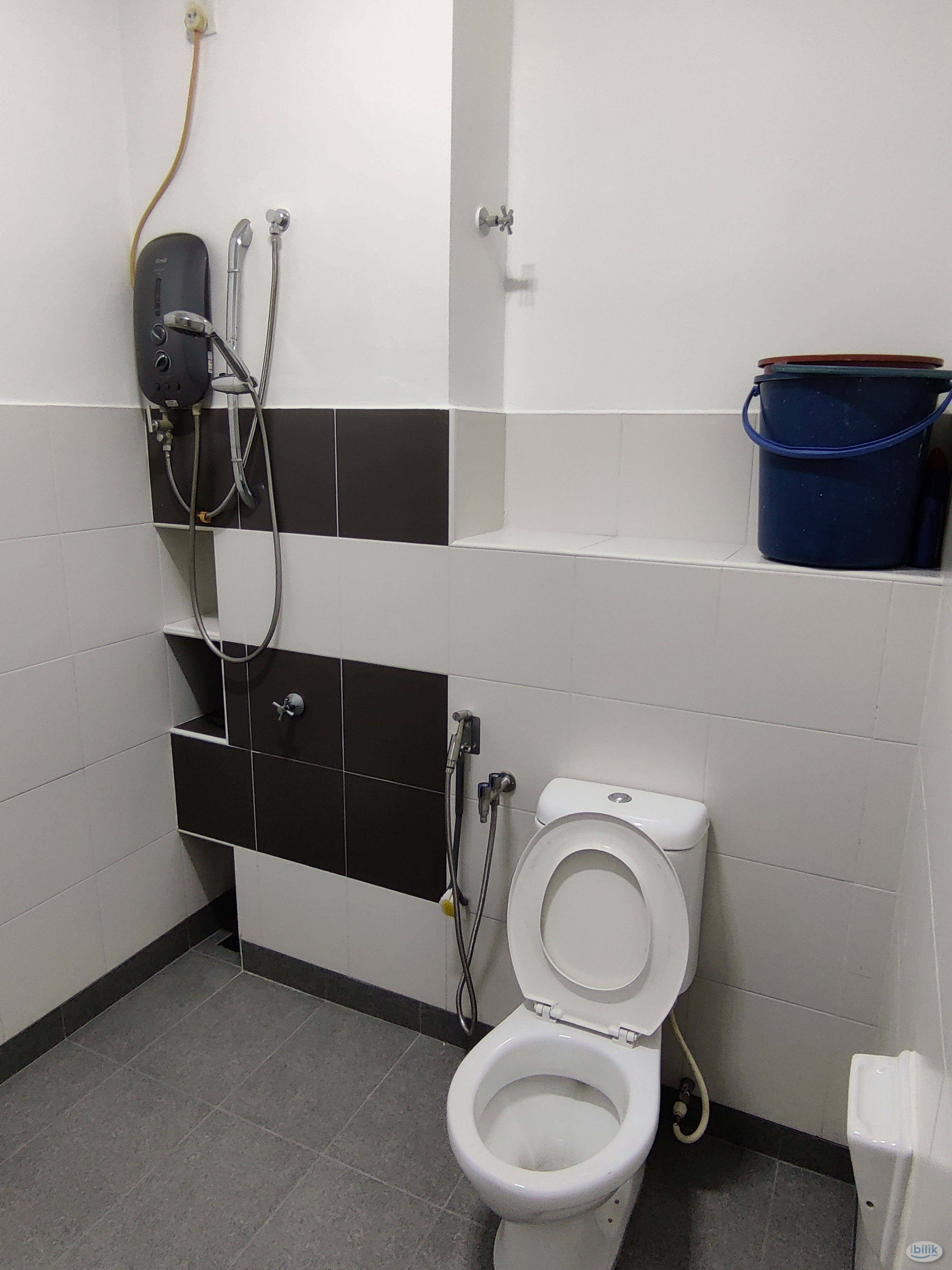 Common Room at Taman Setia Indah 10, Tebrau, Mount Austin - Image 1