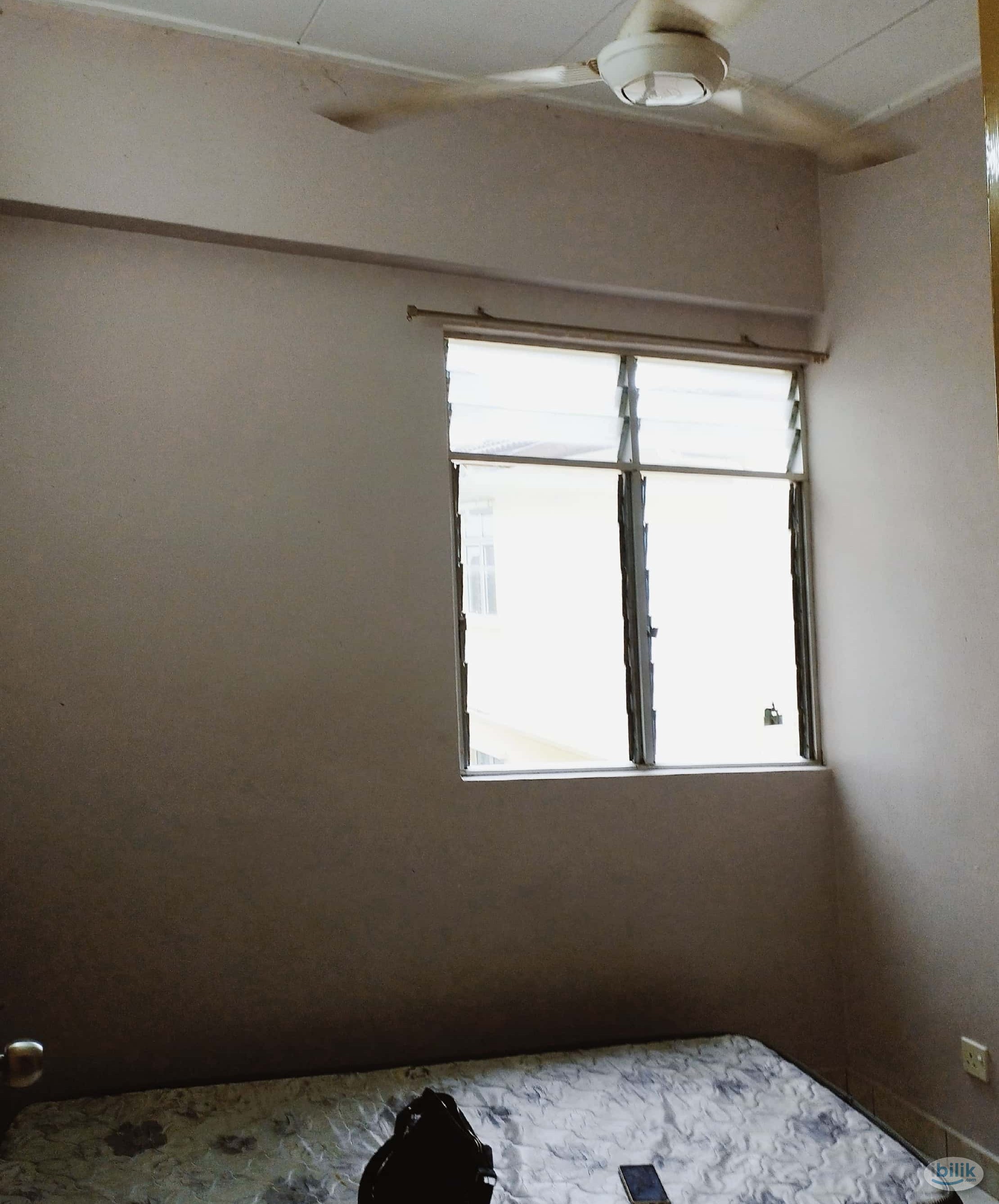 Single Room at Block B2-2-12@Vista Seri Alam, Pasir Gudang - Image 2