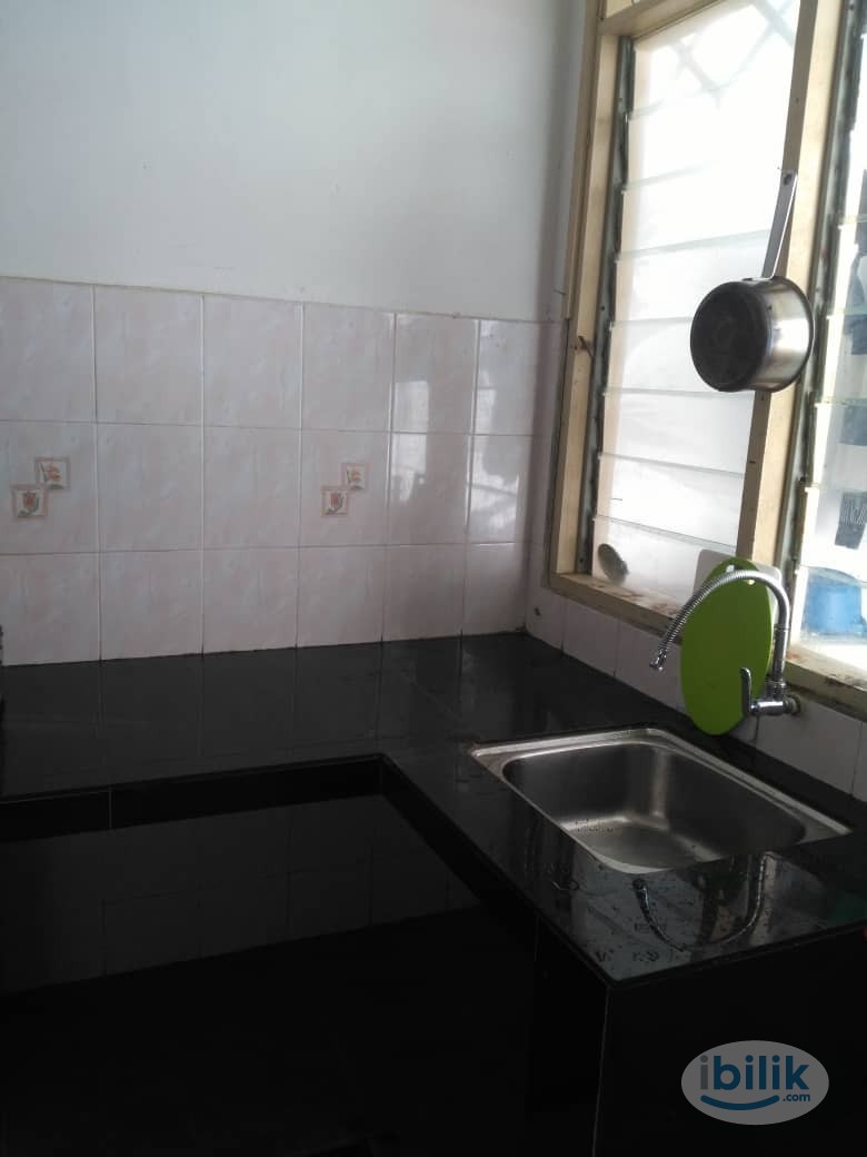 Single Room at Block B2-2-12@Vista Seri Alam, Pasir Gudang - Image 4