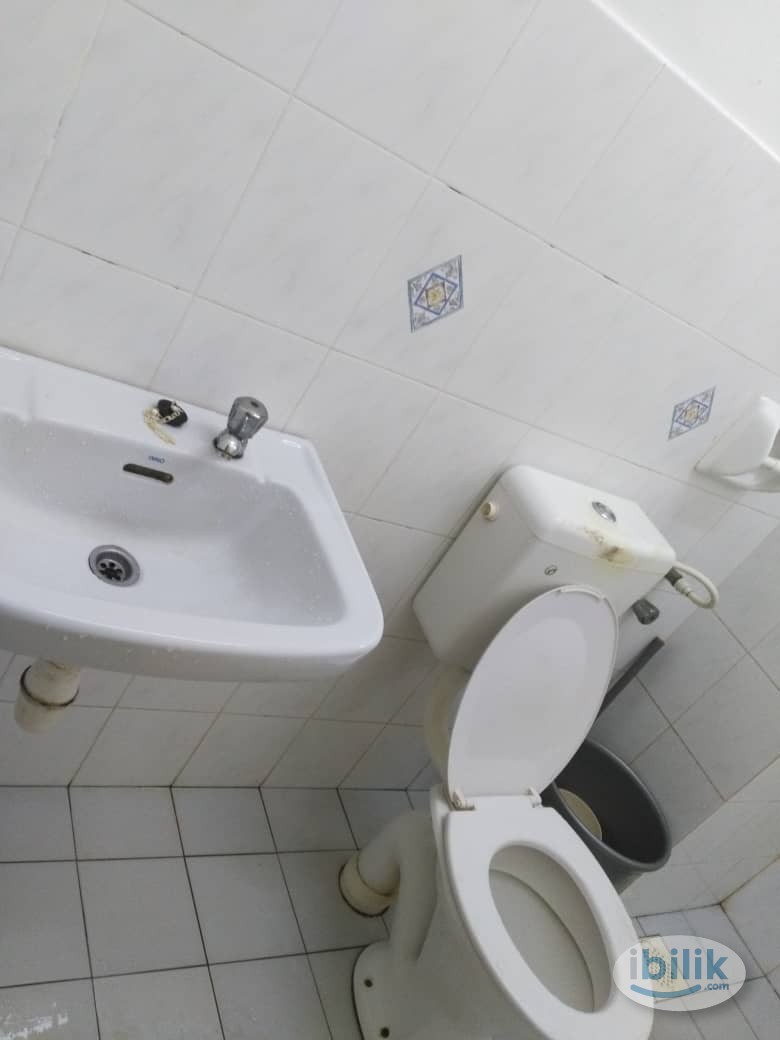 Single Room at Block B2-2-12@Vista Seri Alam, Pasir Gudang - Image 5