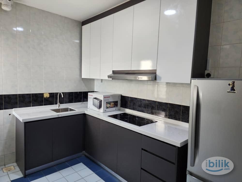 Middle Room at Endah Regal, Sri Petaling - Image 4