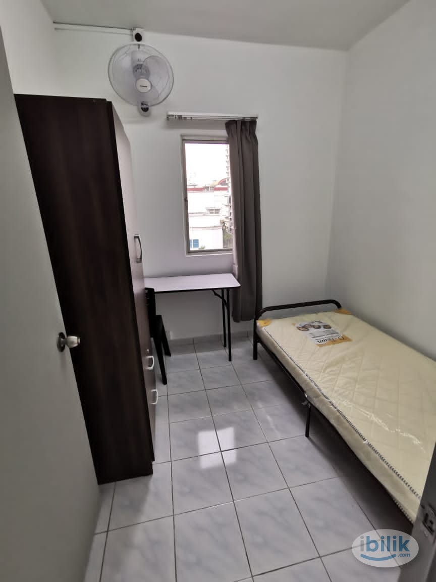 Middle Room at Endah Regal, Sri Petaling - Image 3
