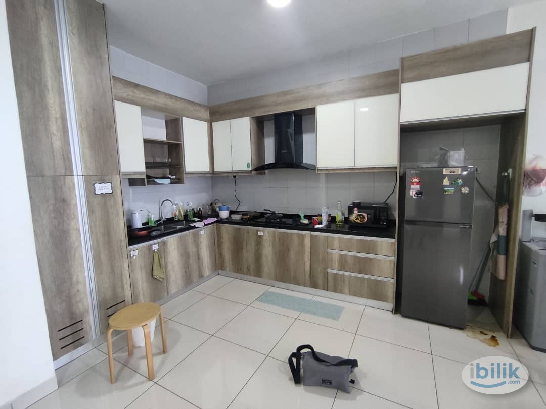 Master Room at Impian Meridian, UEP Subang Jaya - Image 5