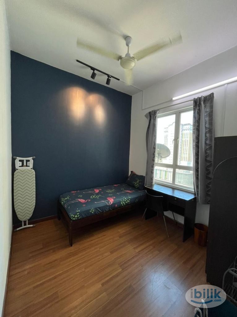 Master Room at Impian Meridian, UEP Subang Jaya - Image 3
