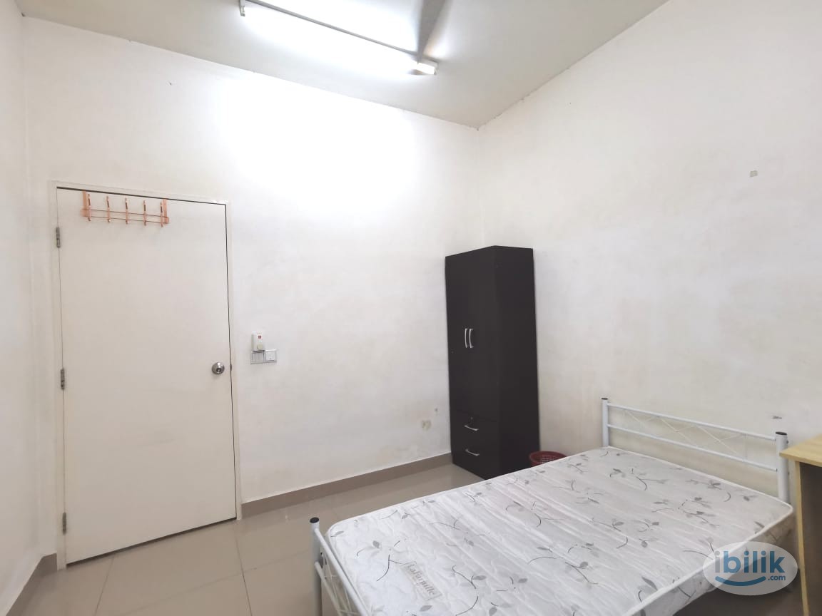 Middle Room at Setia Alam, Shah Alam - Image 4