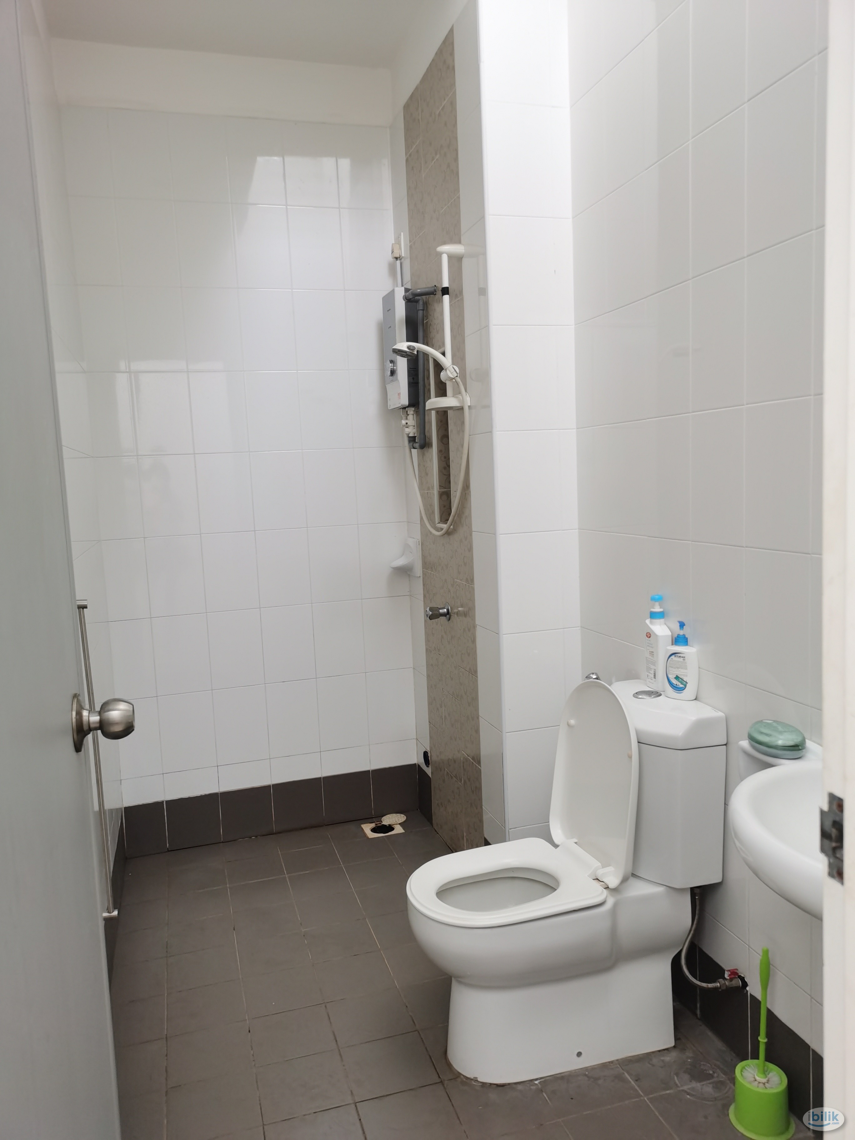 Middle Room at Setia Alam, Shah Alam - Image 3