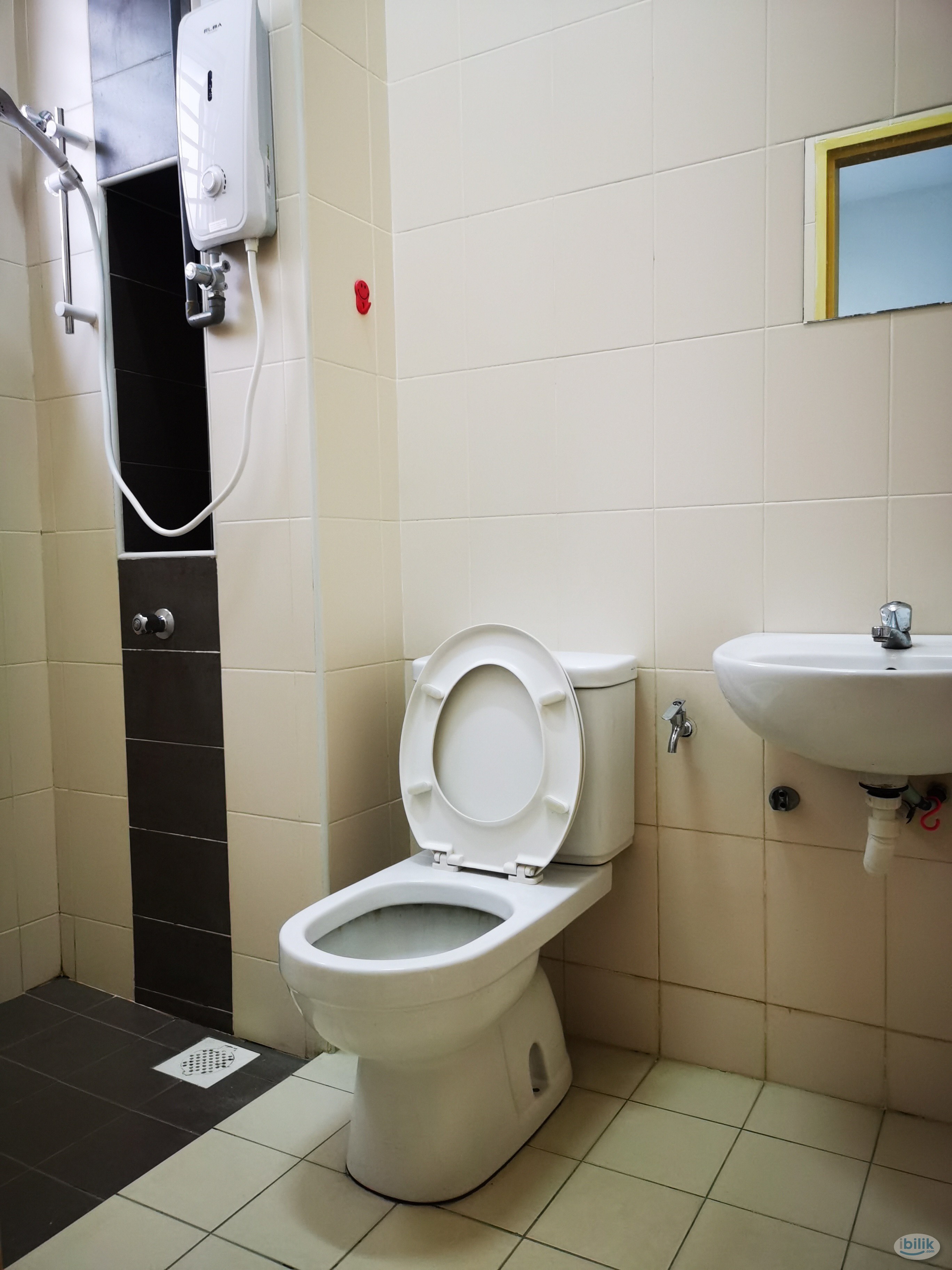 Middle Room at Setia Alam, Shah Alam - Image 3