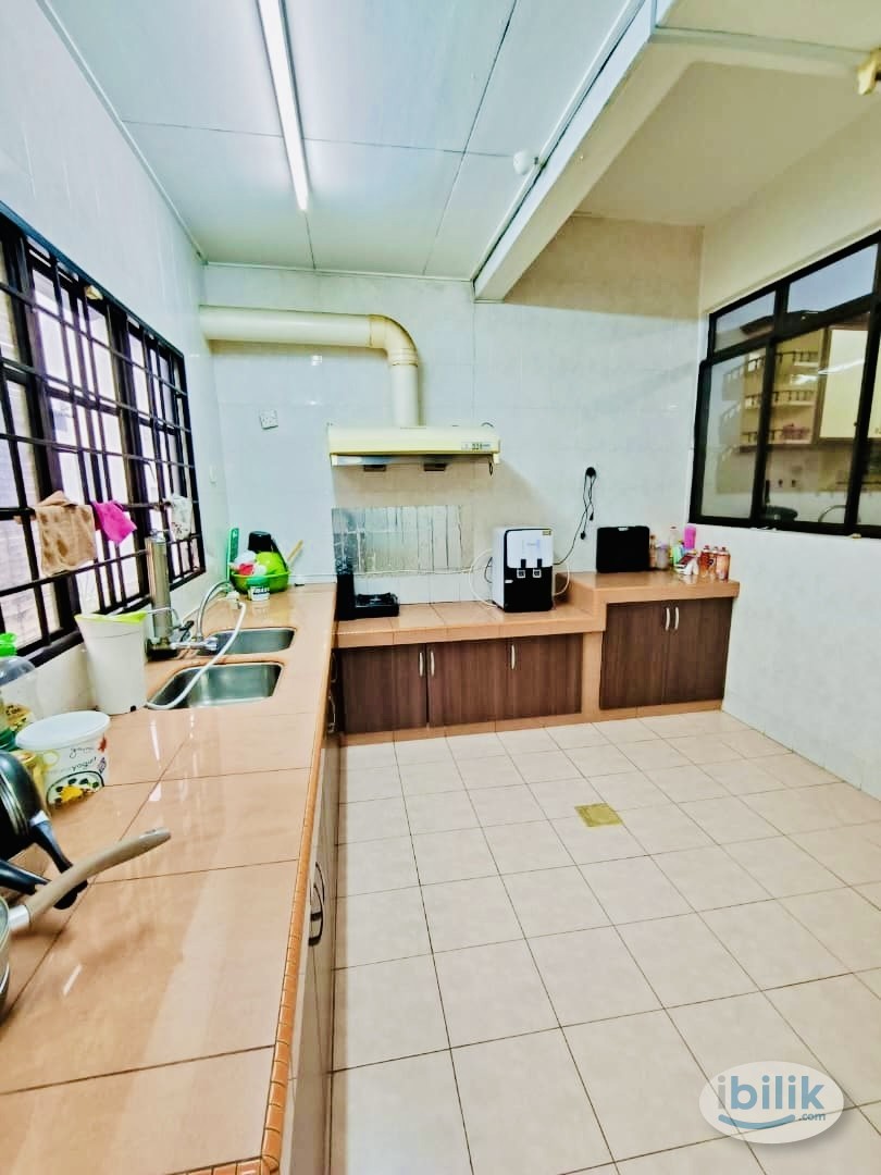 Middle Room at Bandar Puteri Puchong, Puchong - Image 2