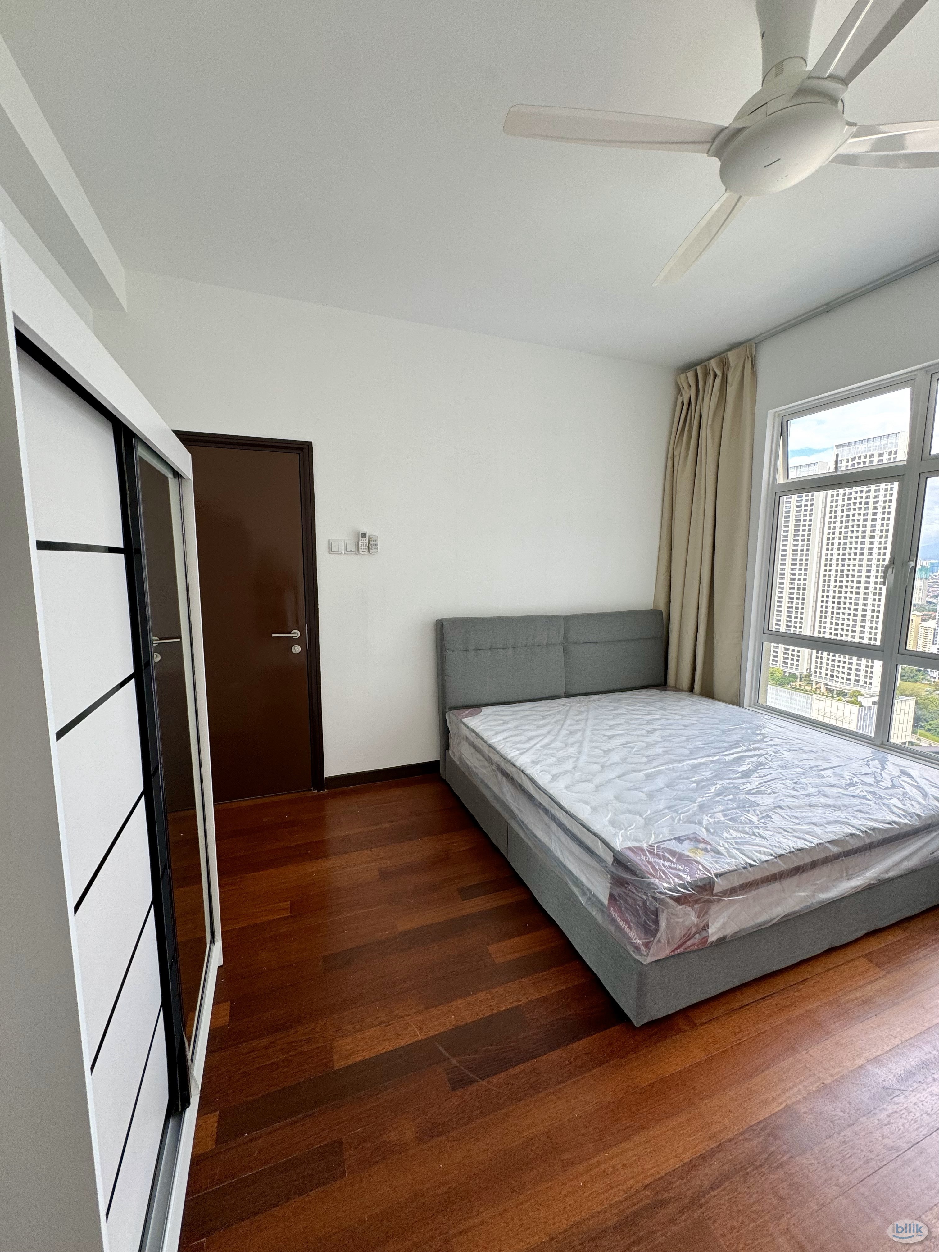 FEMALE - MASTER ROOM AT PARAISO RESIDENCE - Image 2