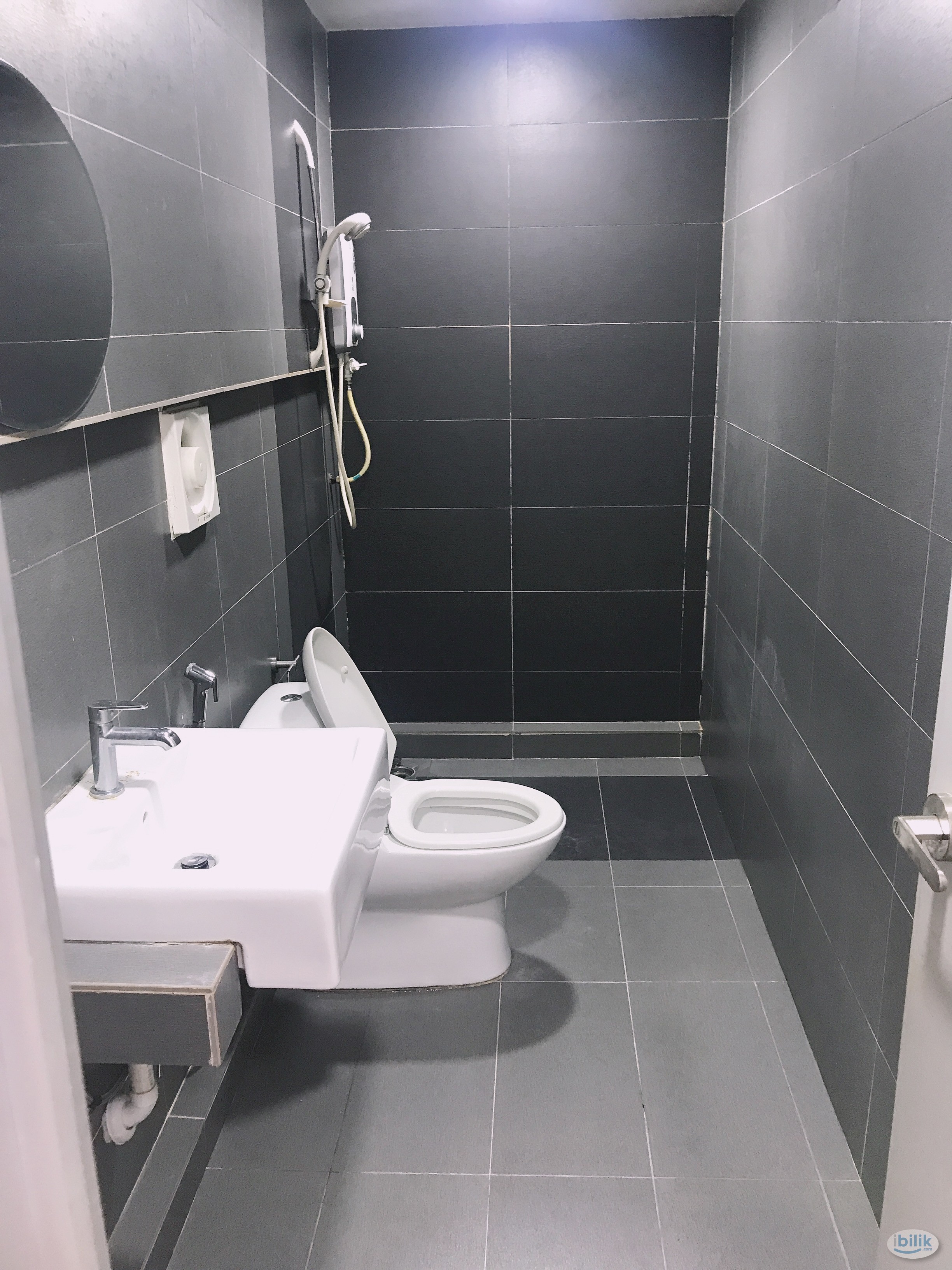 💥Everything Included Middle Room RM650 Only💥 - Image 1