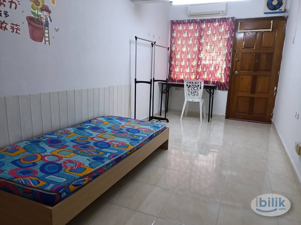 Middle Room at PJS 10, Bandar Sunway - Image 1