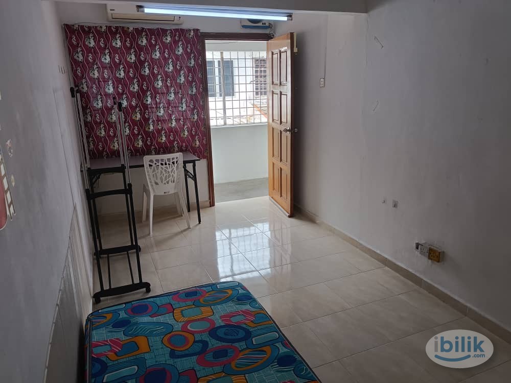 Middle Room at PJS 10, Bandar Sunway - Image 2