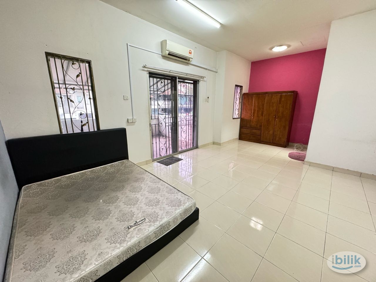 Master Room wiith Balcony and Private Bathroom at Kota Damansara, Petaling Jaya🏠Nearby Segi University, Dataran Sunway,  - Image 2