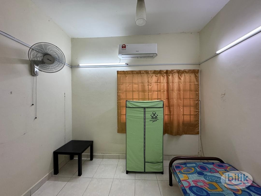 Middle Room with Aircond at Mutiara Damansara, Petaling Jaya🏢Nearby IKEA Damansara, The Curve, IPC, Surian Tower - Image 2