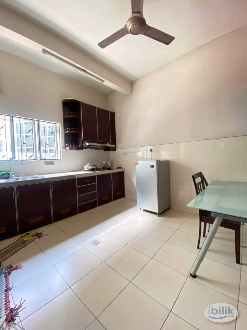 Single Room with Fan and Windows at BU 11 , Petaling Jaya 🏡Nearby Bandar Utama Center Point, One Utama - Image 3