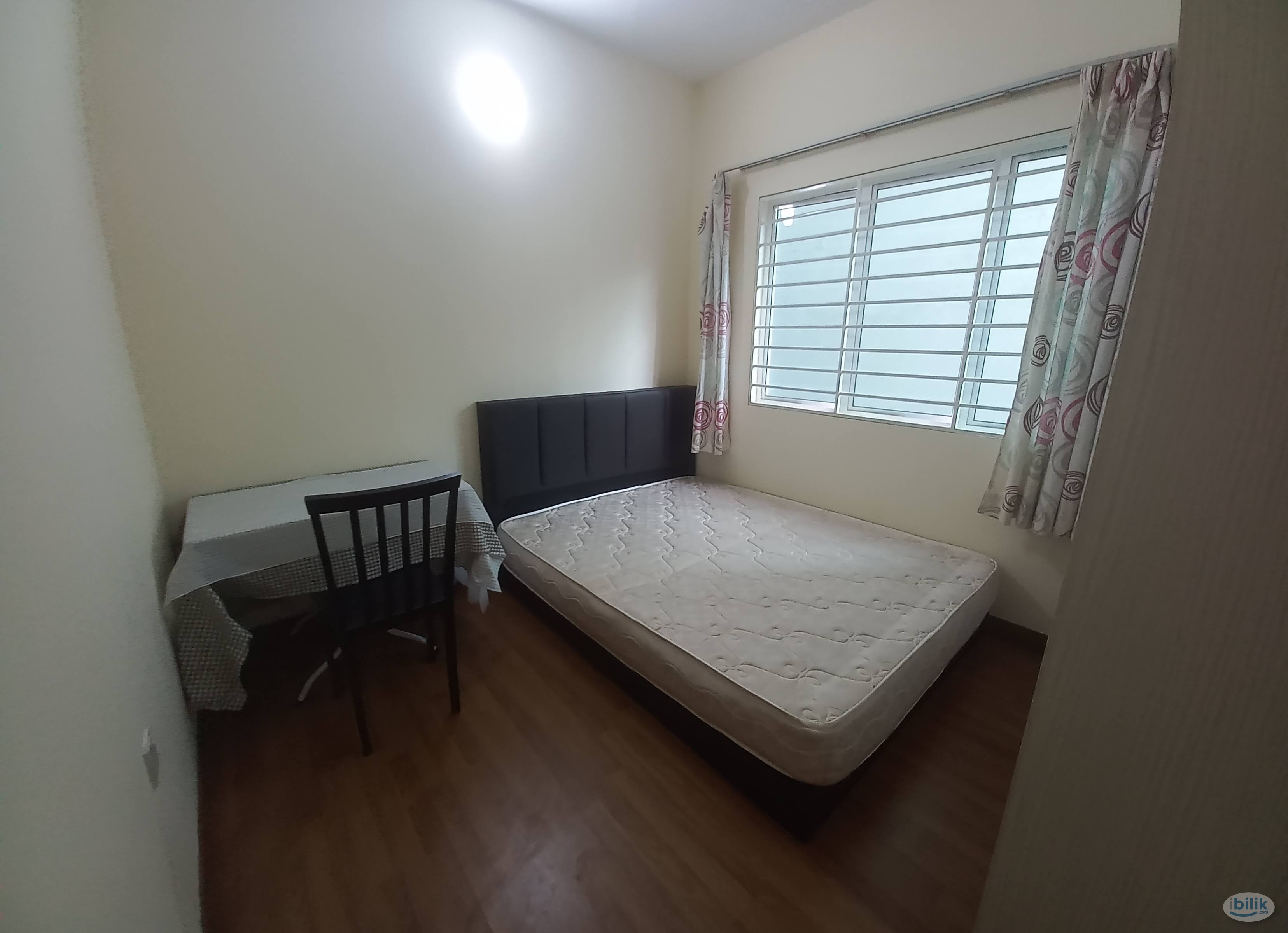 NO PARTITION Female middle room METROPOLITAN SQUARE CONDO - Image 1