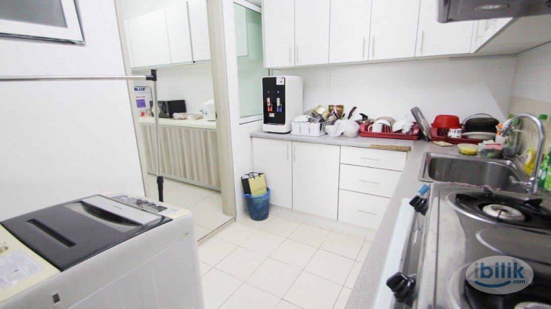 Medium Room with balcony @ Pacific Place, Ara Damansara with balcony, LRT Ara Damansara, Evolve Mall, Jaya Grocer,  Kela - Image 4