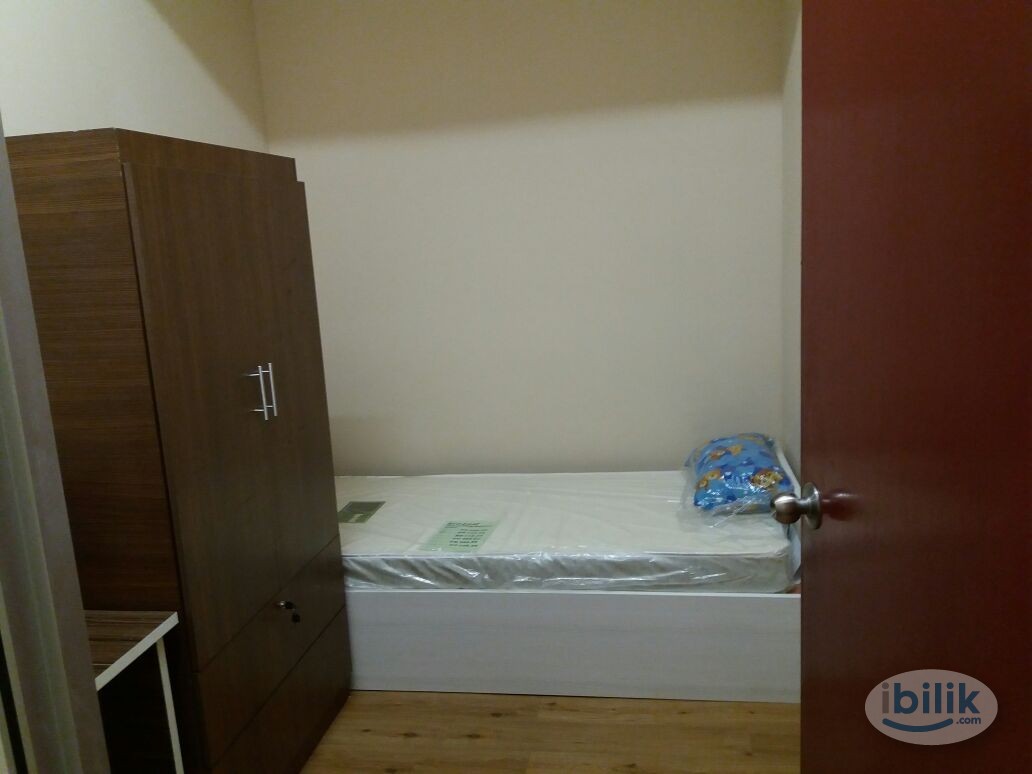 Single Room at Bandar Putra Permai, Seri Kembangan - Image 1