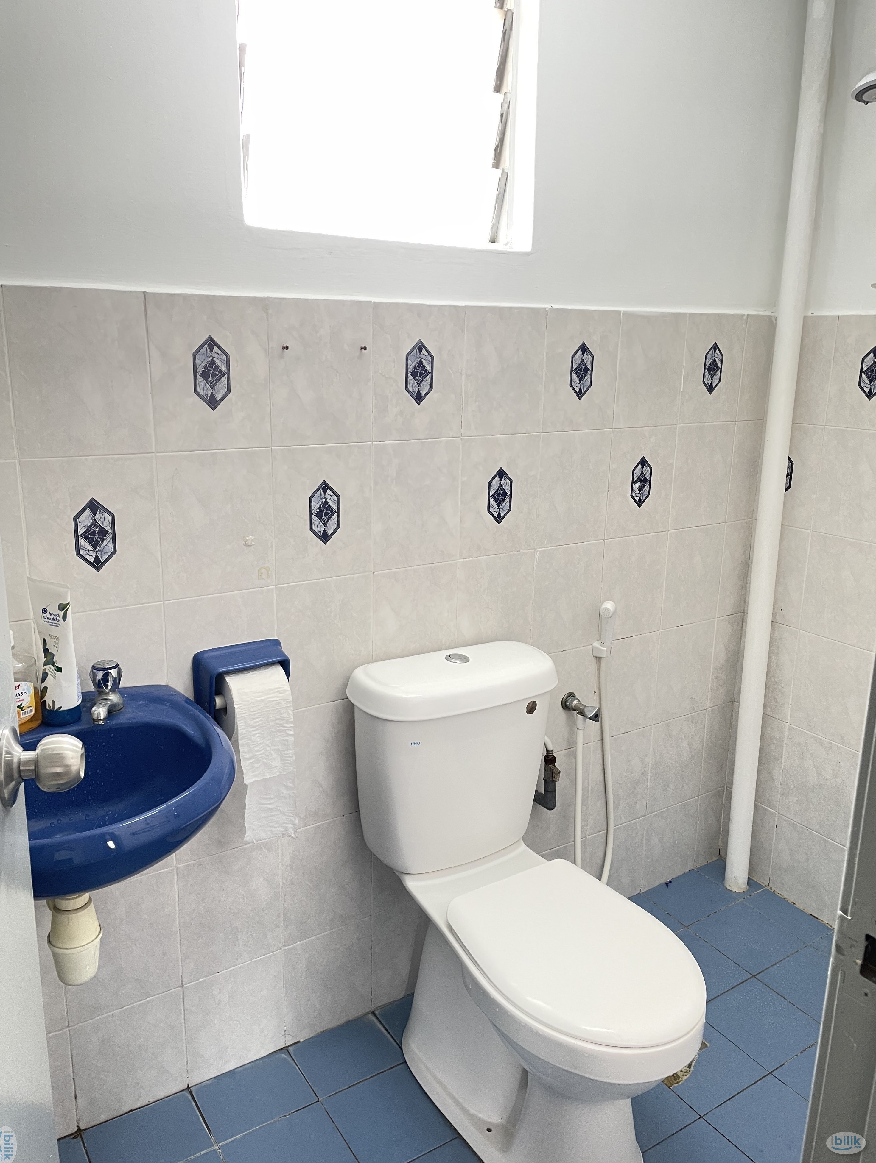 Middle Room at Puncak Seri Kelana, Ara Damansara (opposite Aegis/Startek) - Image 2
