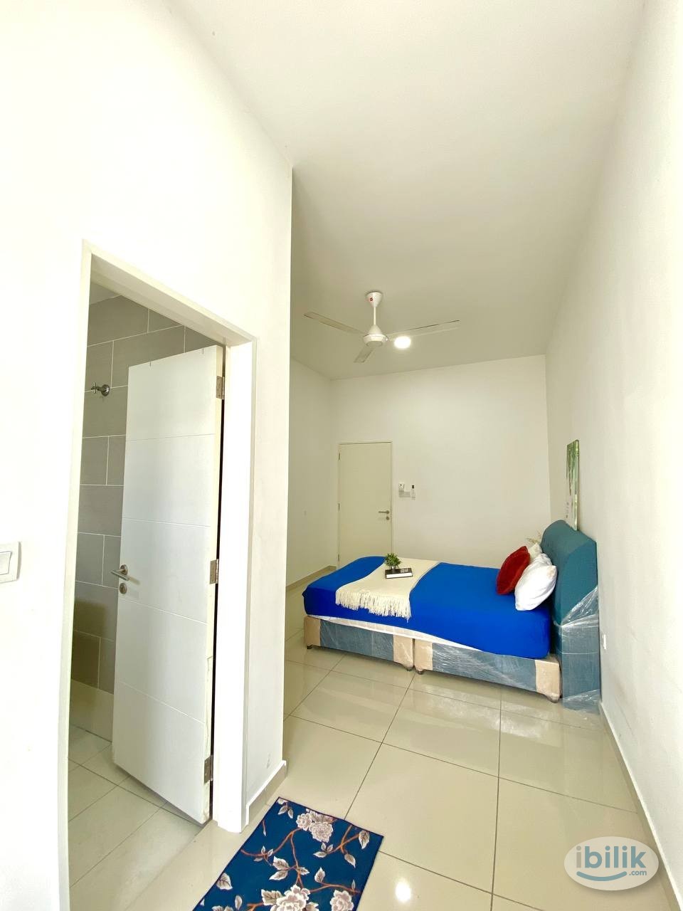 [ SURIAMAN 2, BANDAR SRI SENDAYAN, SEREMBAN ]   SINGLE ROOM 🛌🏻 Single / Queen Bed, Wardrobe       MEDIUM ROOM - Image 5