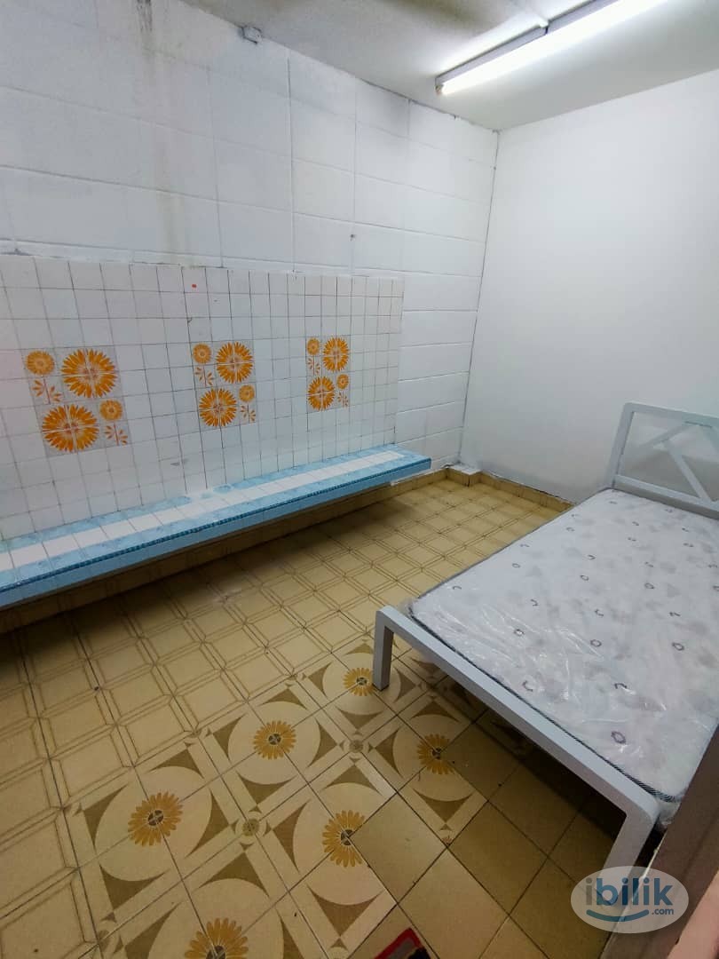 One Month Depo ❗ Non Sharing Room Rent at Damansara Utama, Petaling Jaya - Image 1