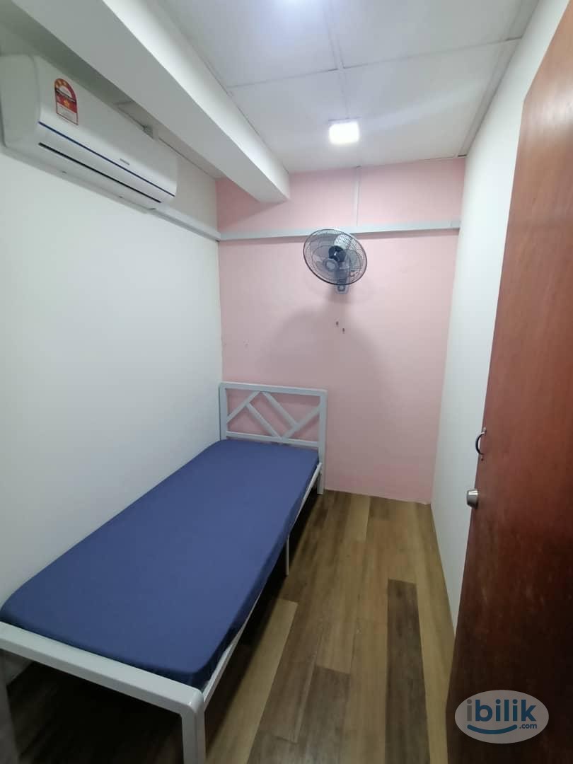 Female Unit 🌈 Room + AirCond + Free WiFi near IOI Puchong LRT 🚄 - Image 1