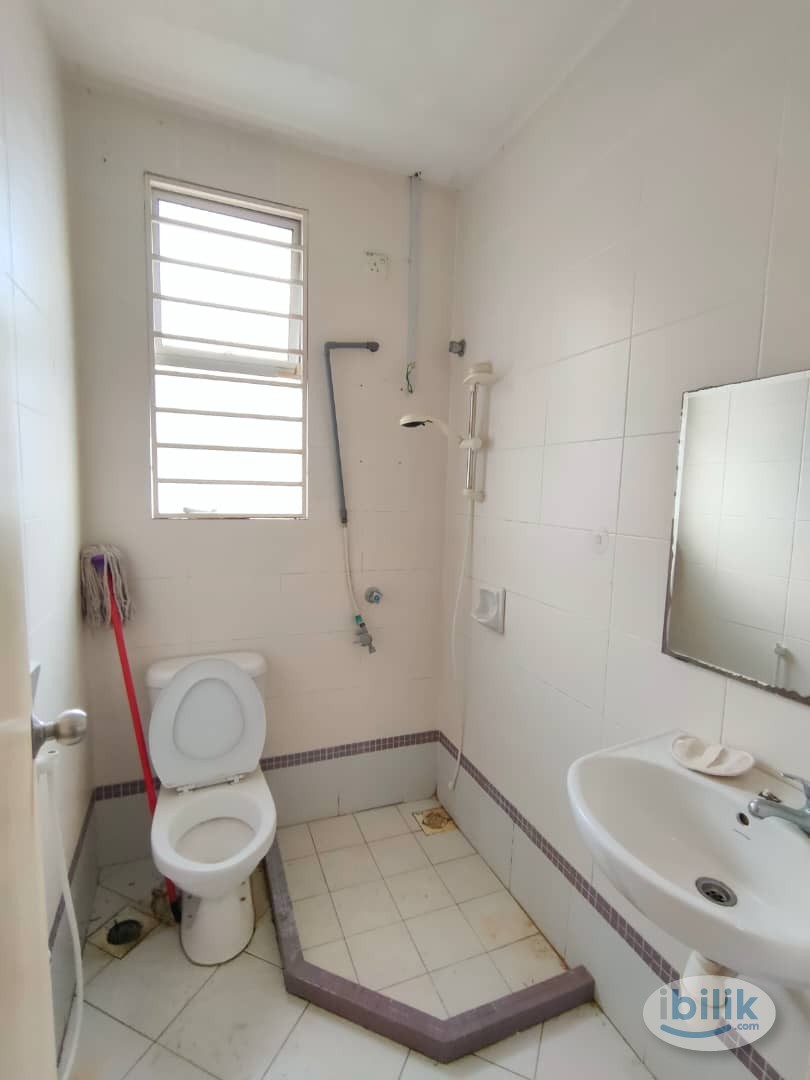 Female Unit 🌈 Room + AirCond + Free WiFi near IOI Puchong LRT 🚄 - Image 2