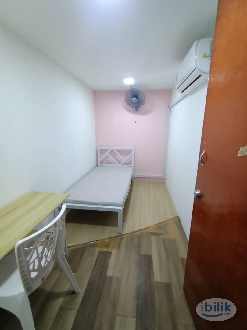 Female Unit near IOI LRT 🚋 Middle Room at Bandar Puchong Jaya, Puchong - Image 1