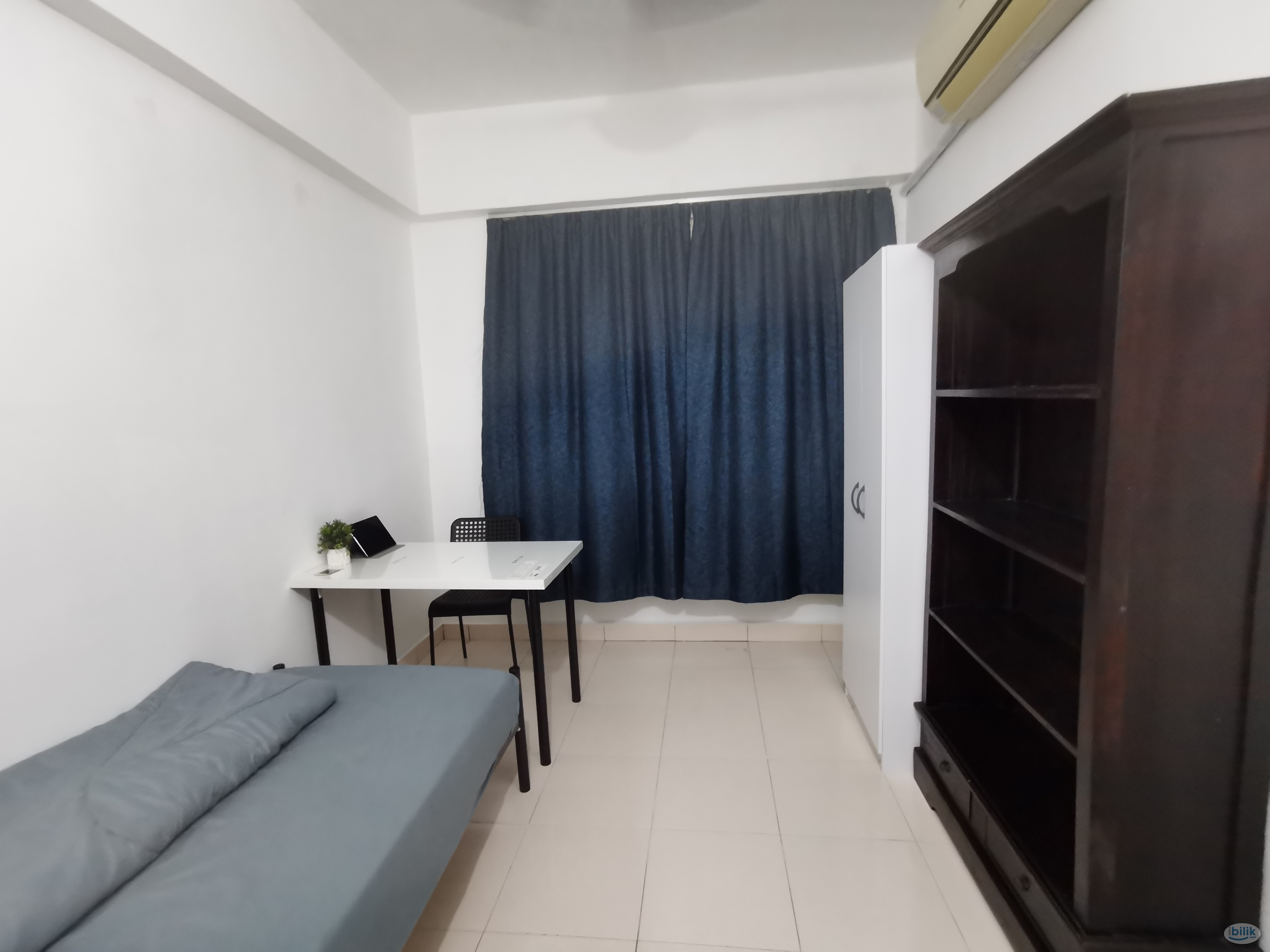 Middle Room at Damansara Perdana, Petaling Jaya - Image 1