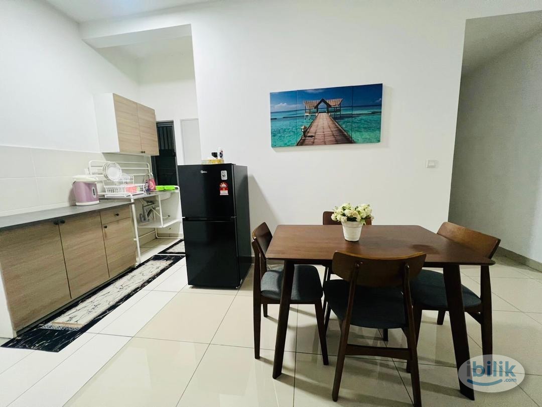 Master Room at Almyra Residences, Bandar Puteri Bangi - Image 4