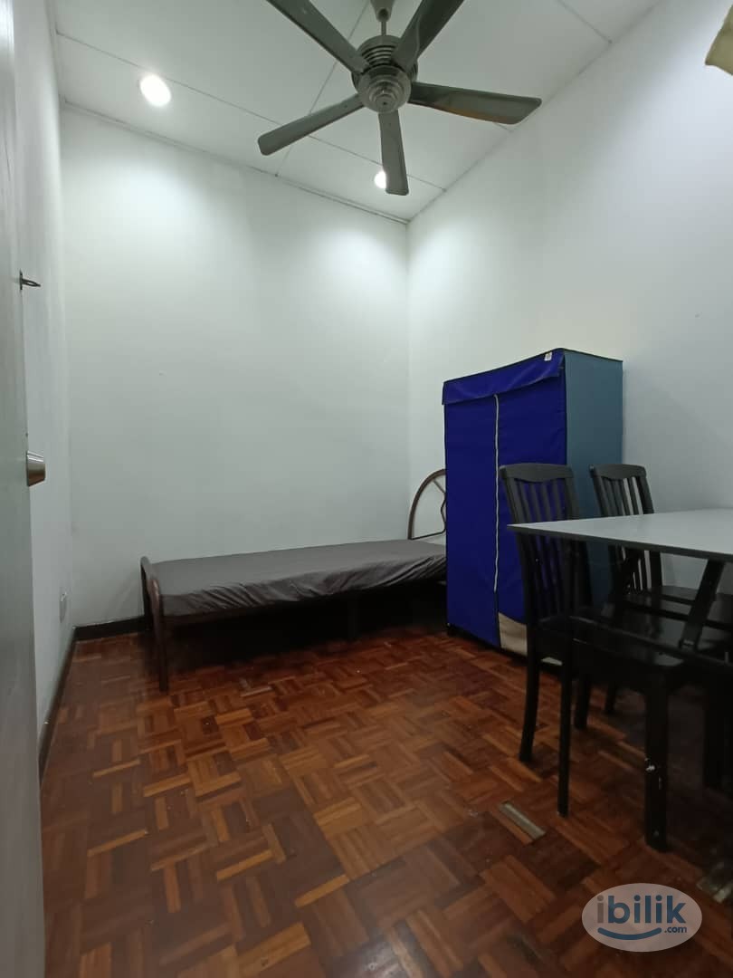 One Month Deposit Only 😄 Single Room in Taman Megah Mas with Free WIFI 📶 - Image 3