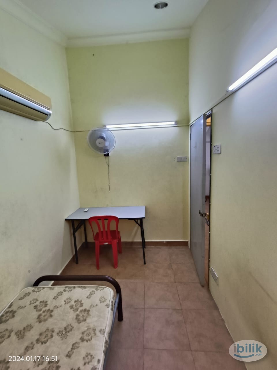 Room for Rent + Air-Cond ❄️ at Taman Seputeh near KTM Seputeh - Image 2