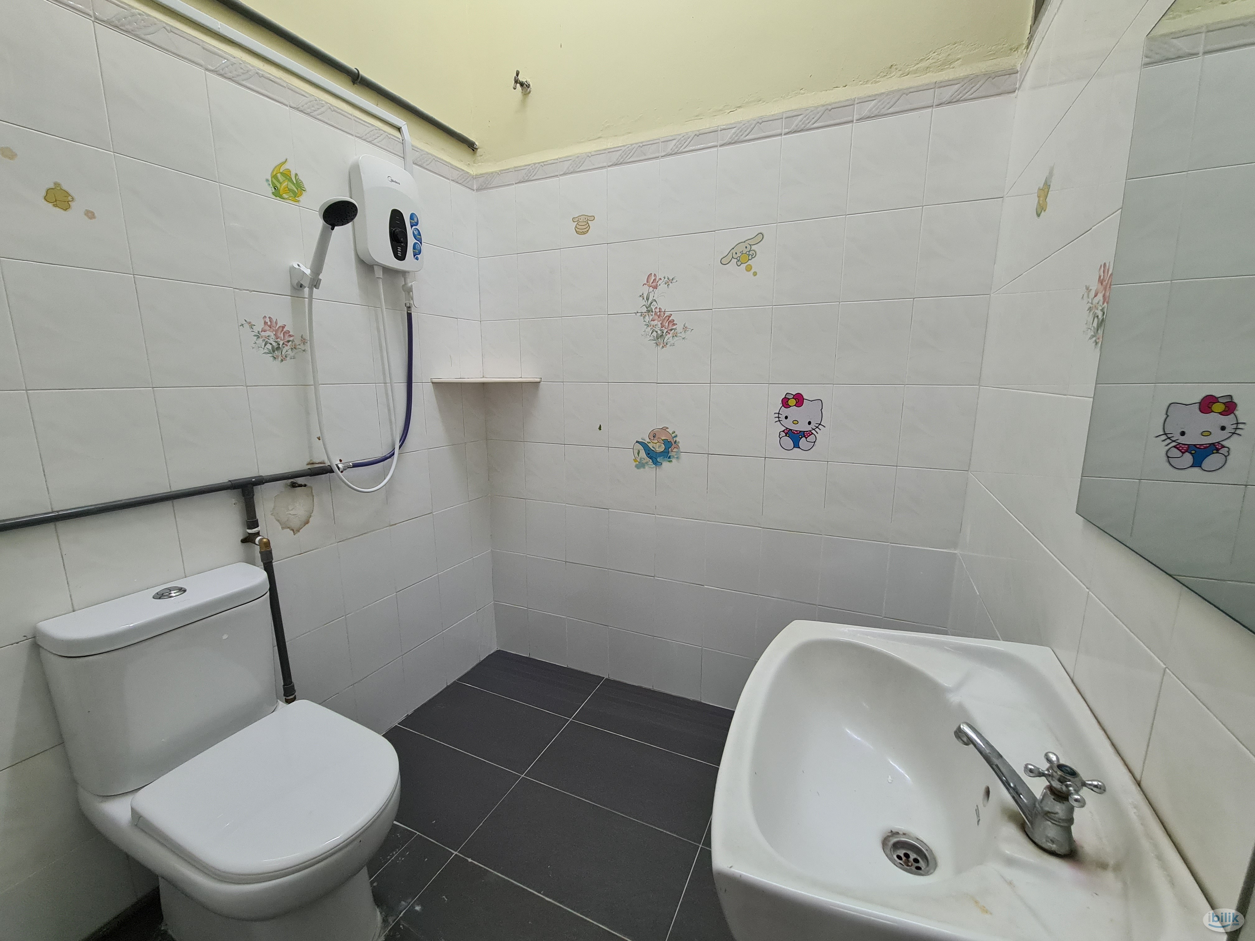 Personal Middle Room at Raja Uda, Butterworth, Penang - Image 3