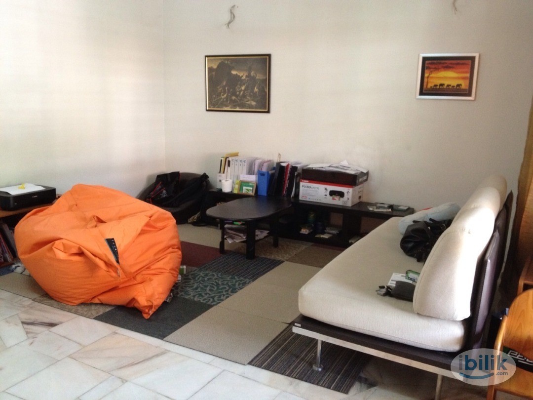 Fully Furnished Middle Room - Image 1