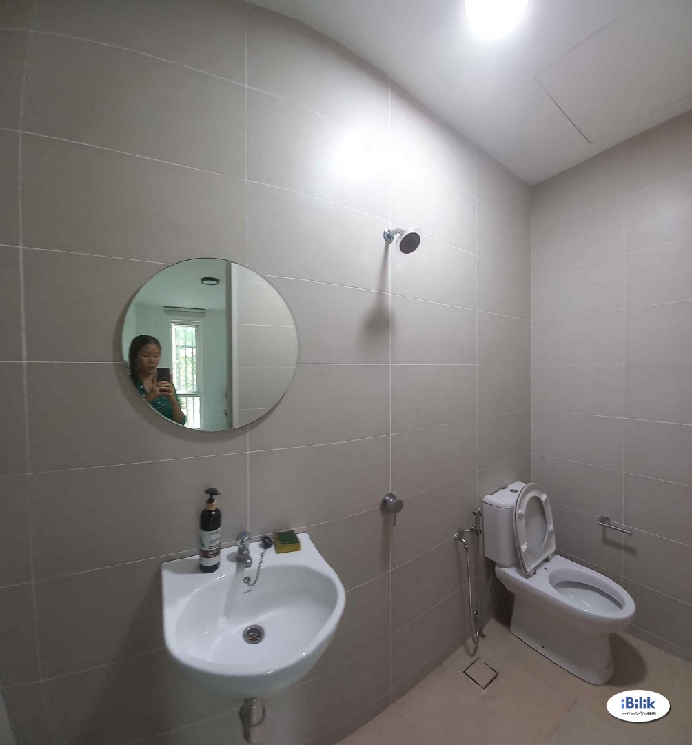 *no partition* female middle room msq condo - Image 5