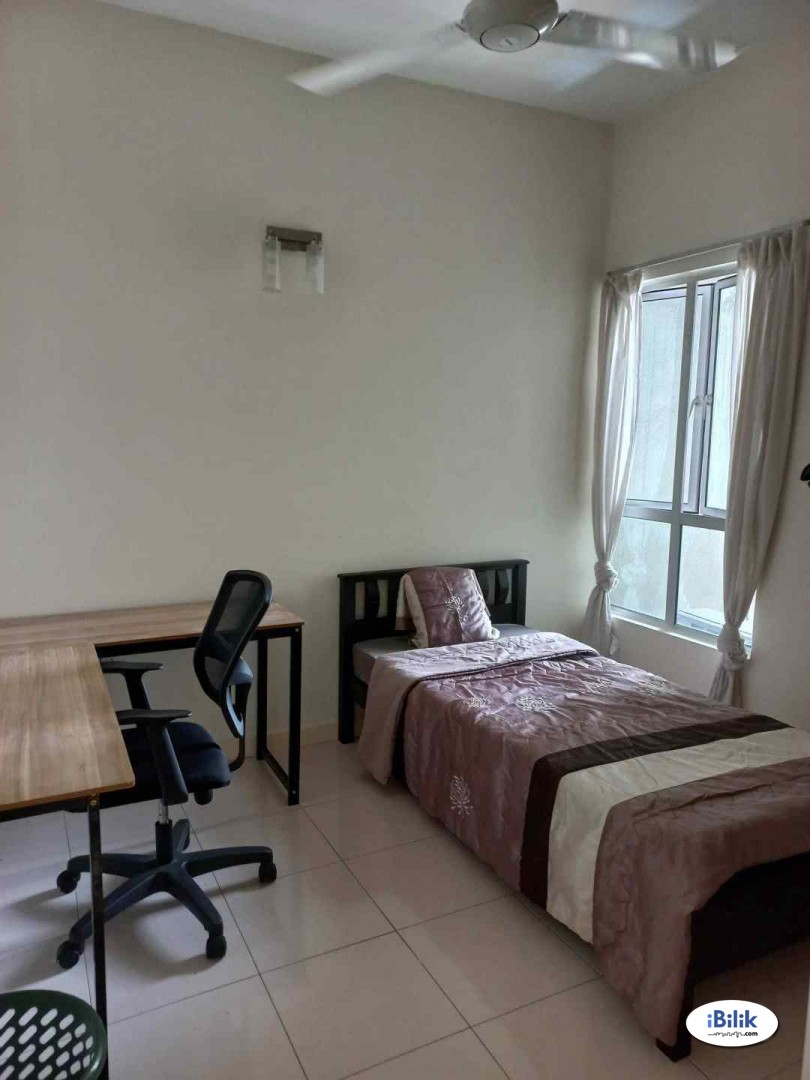 *no partition* female middle room msq condo - Image 1