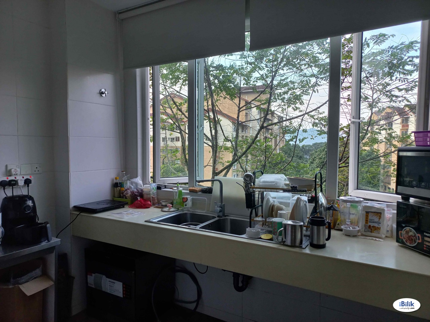 *no partition* female middle room msq condo - Image 4