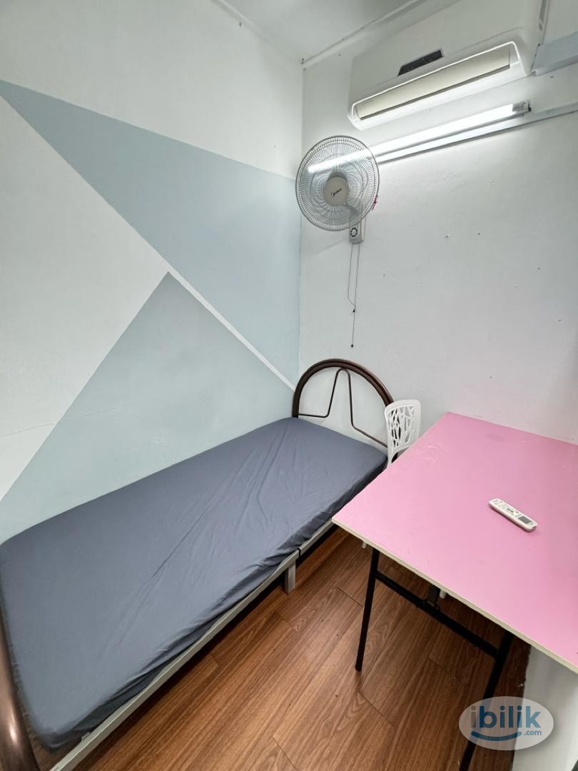 🌉In front of bridge to Uptown Damansara🌈Starling Mall 🌈 Single Room with Aircond at SS 22 Damansara Jaya 🚶 Nearby Atria  - Image 1