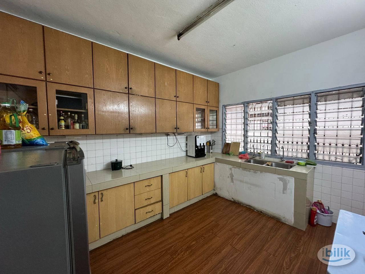 🌉In front of bridge to Uptown Damansara🌈Starling Mall 🌈 Single Room with Aircond at SS 22 Damansara Jaya 🚶 Nearby Atria  - Image 4