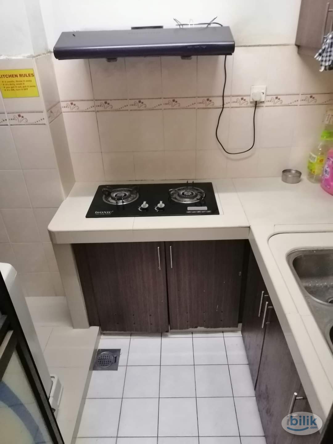 Female single room at Pelangi utama condominium - Image 5