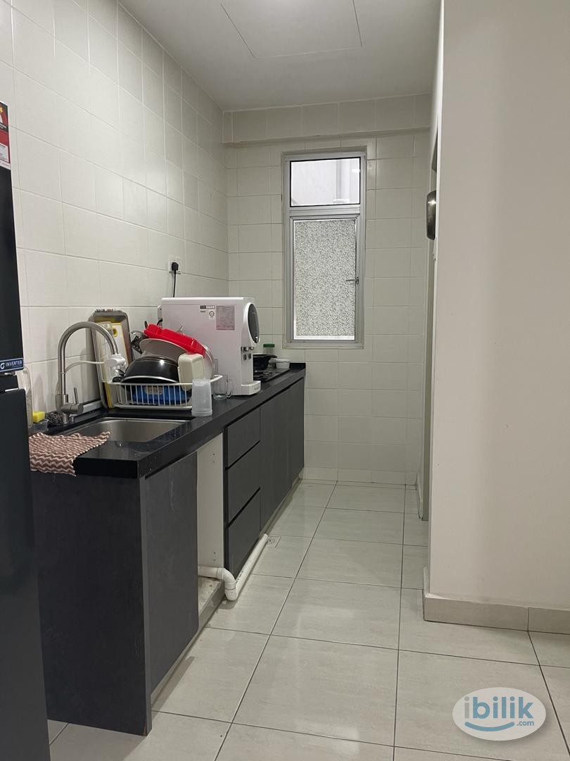 Middle Room at BSP 21, Bandar Saujana Putra - Image 4