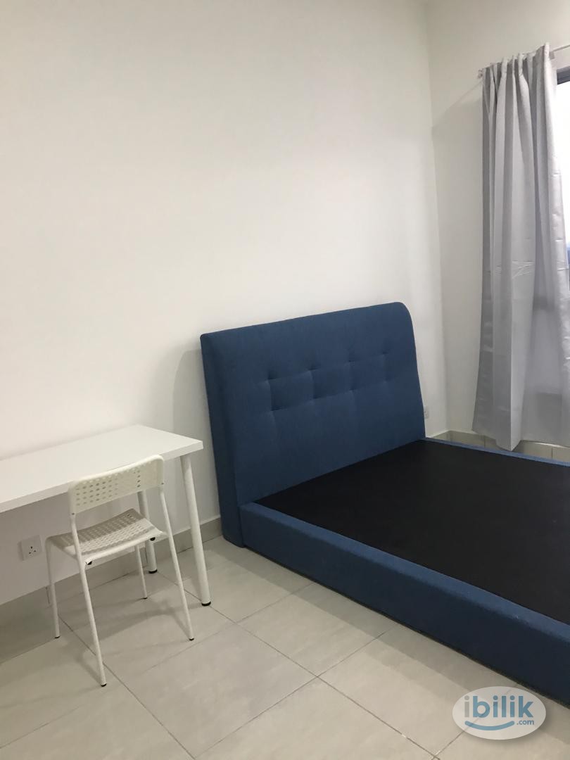 Middle Room at BSP 21, Bandar Saujana Putra - Image 2