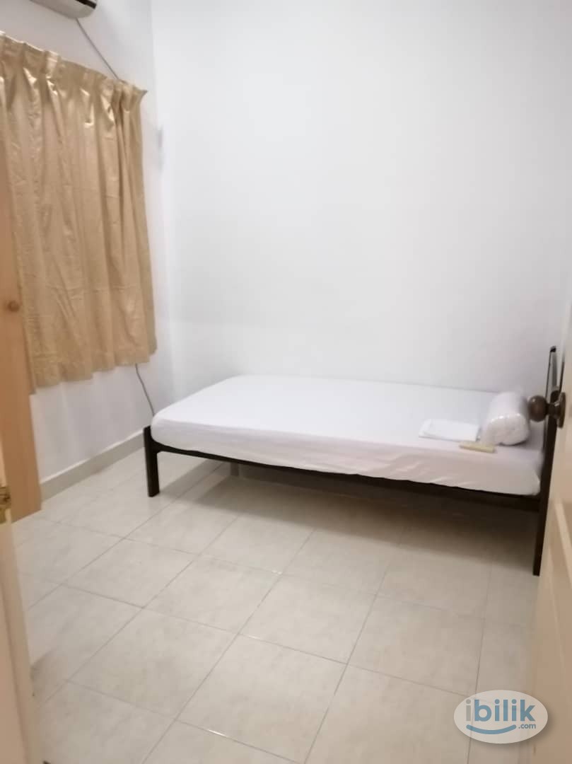 Available single room at Pelangi utama condominium - Image 1