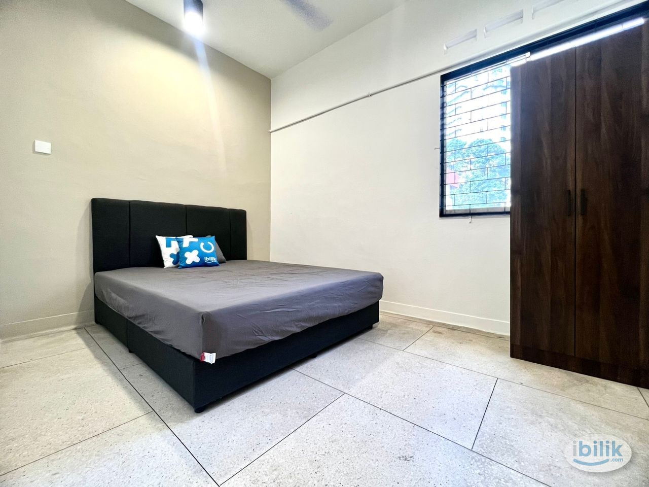 Middle Room✔10Min Walking Distance to CIQ😍Low Deposit😎 - Image 1
