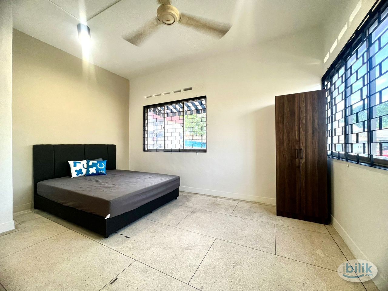 Middle Room✔10Min Walking Distance to CIQ😍Low Deposit😎 - Image 2
