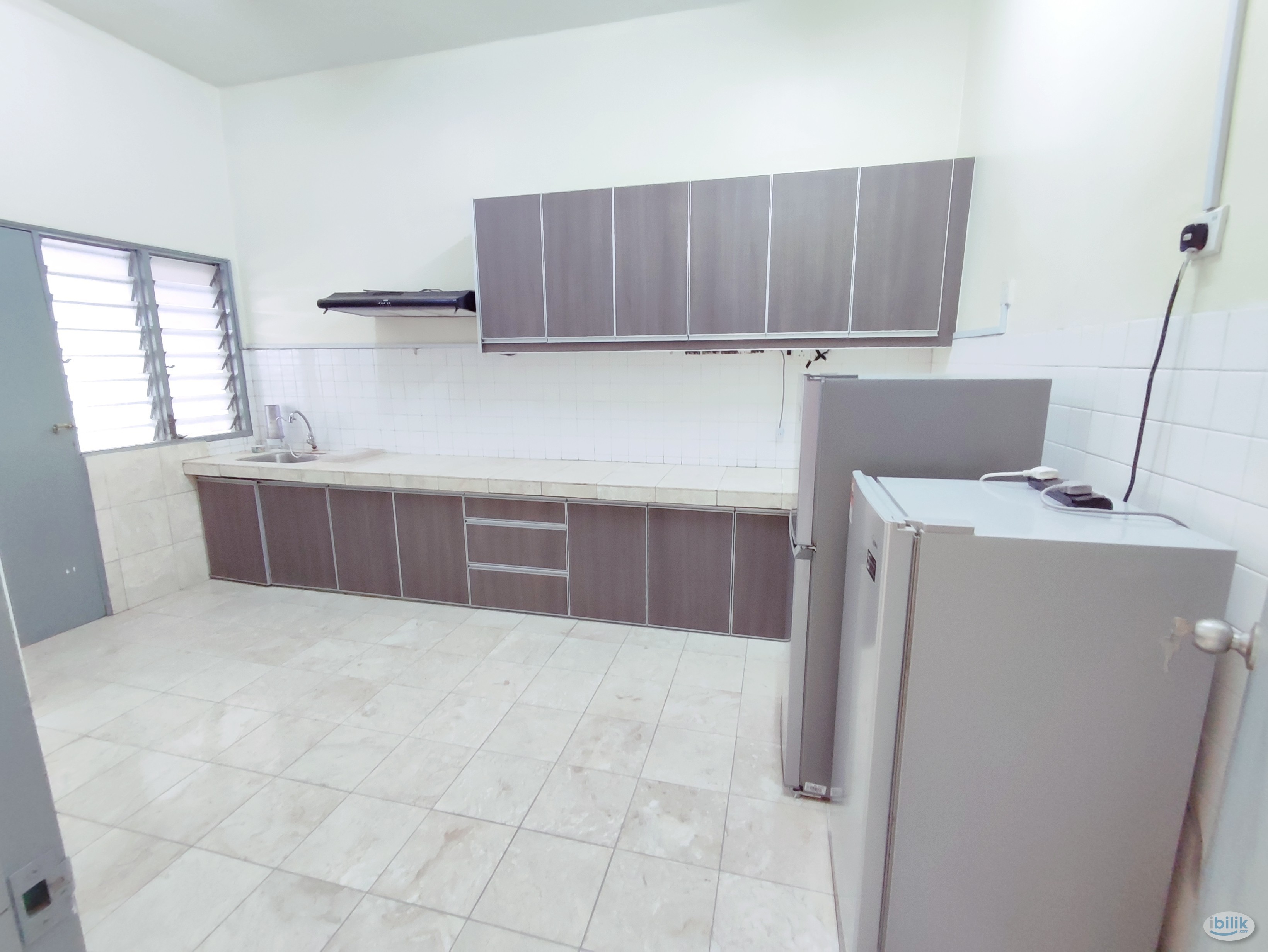 Female Single room at uptown Damansara - Image 2